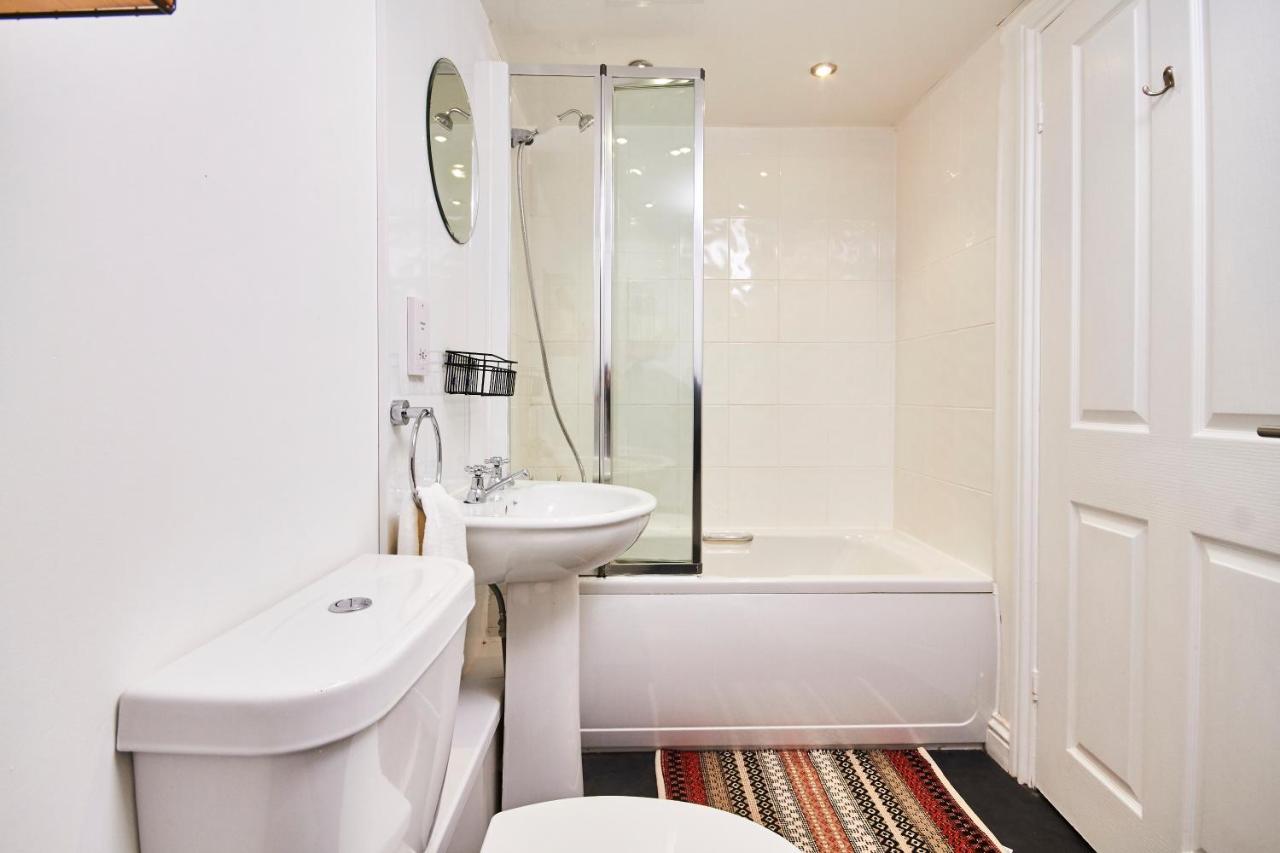 Newcastle Treasure - Sleeps 4 - Lower Ground Floor Kültér fotó