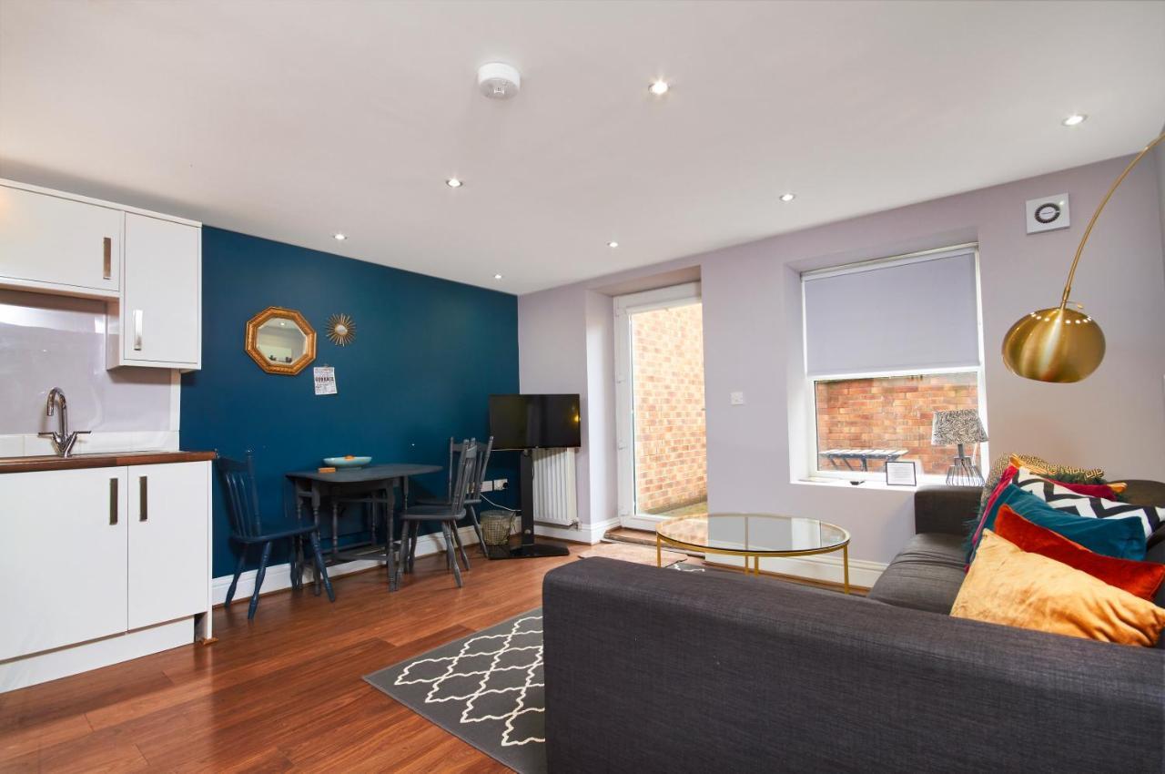 Newcastle Treasure - Sleeps 4 - Lower Ground Floor Kültér fotó